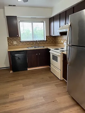 2 bed, 1.5 bath, 841 sqft, $1,850 — Photo 4