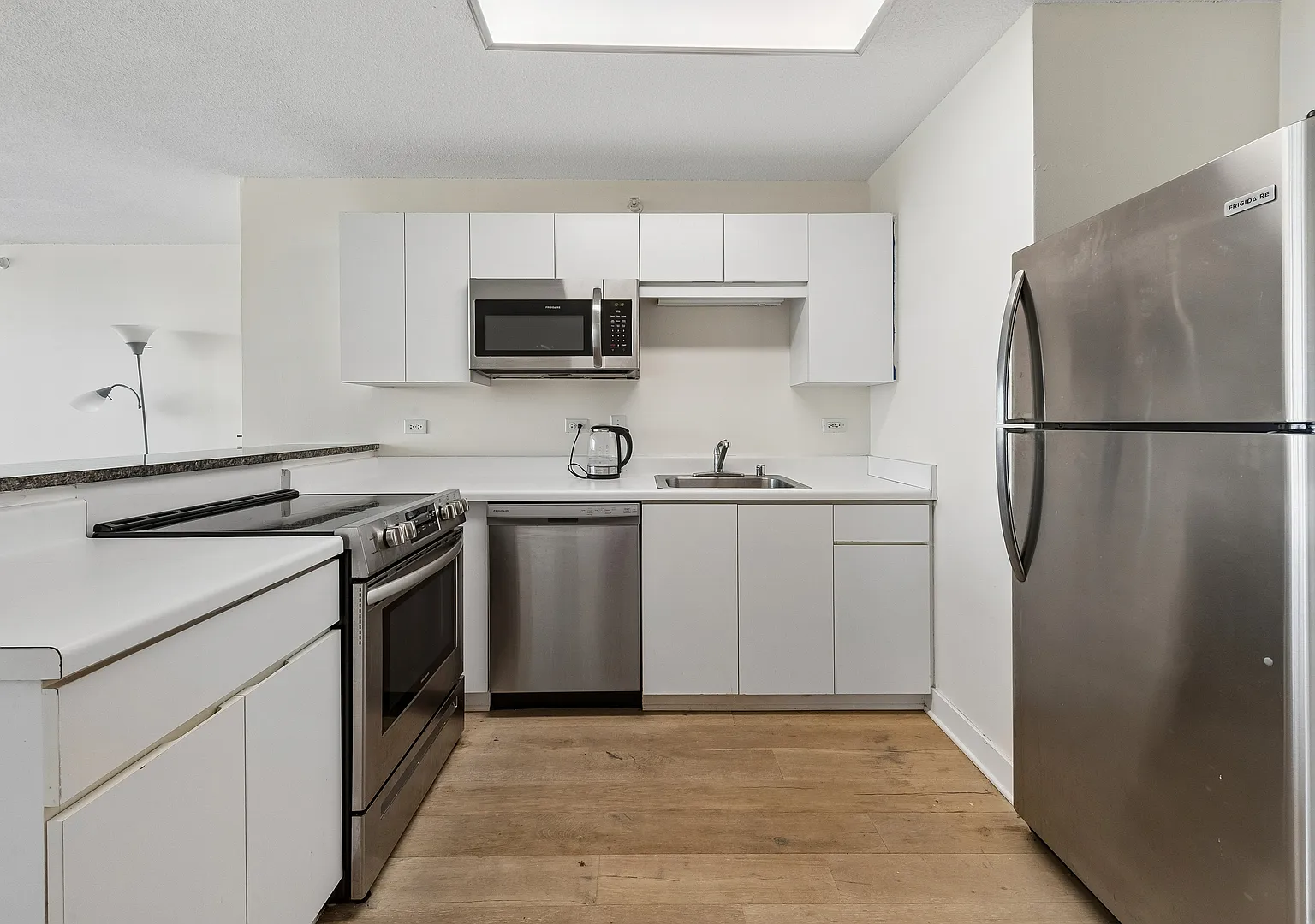 1 bed, 824 sqft, $2,750 — Photo 4