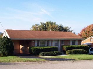 631 E Augusta Ave, Vinton, VA 24179