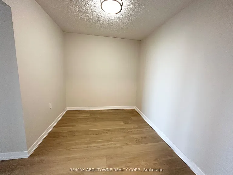 82 Millside Dr #1005 — Photo 8