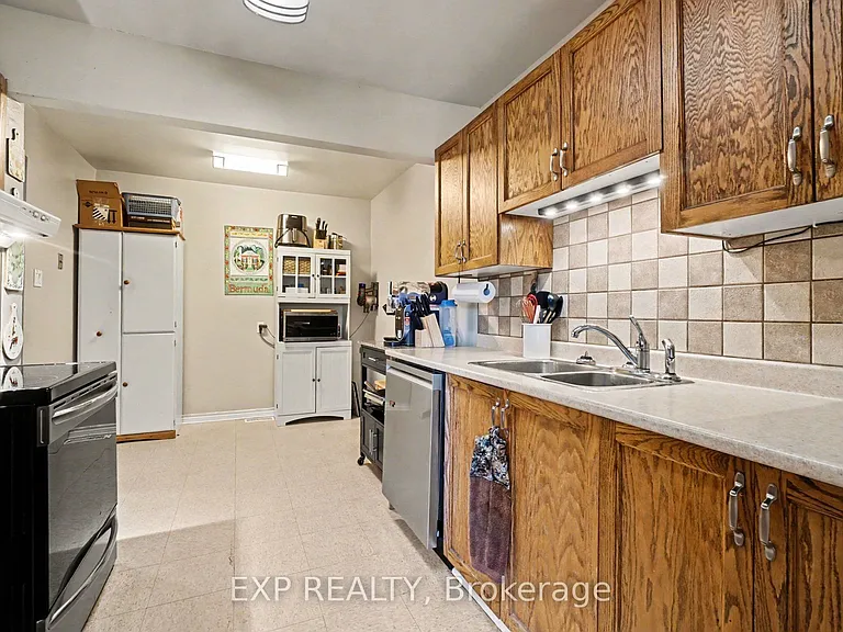 6461 Colony Sq — Photo 7