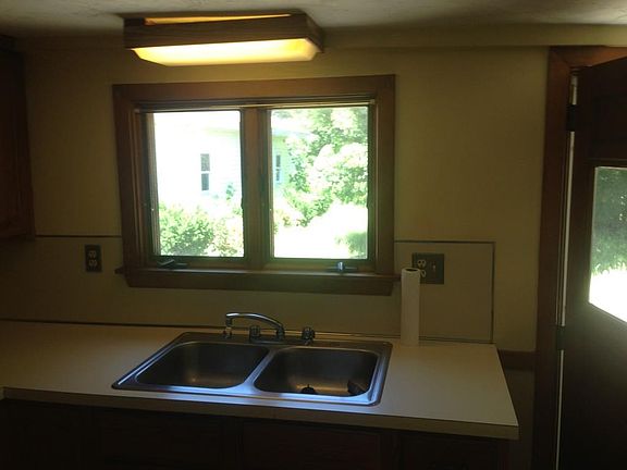 4th image of 19 Myers Ln #1