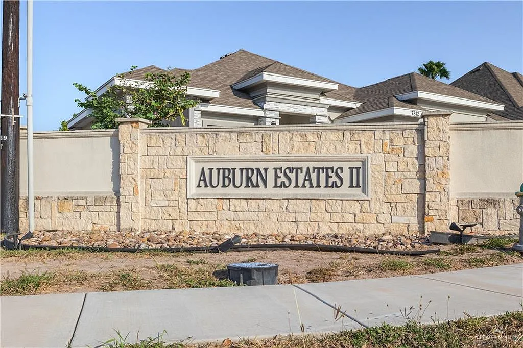 3 bed, 2.5 bath, 1420 sqft, $1,950 — Photo 2