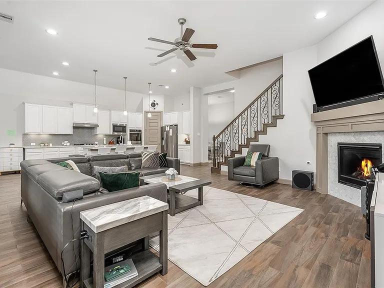 2236 Bayou Cove Ln — Photo 8