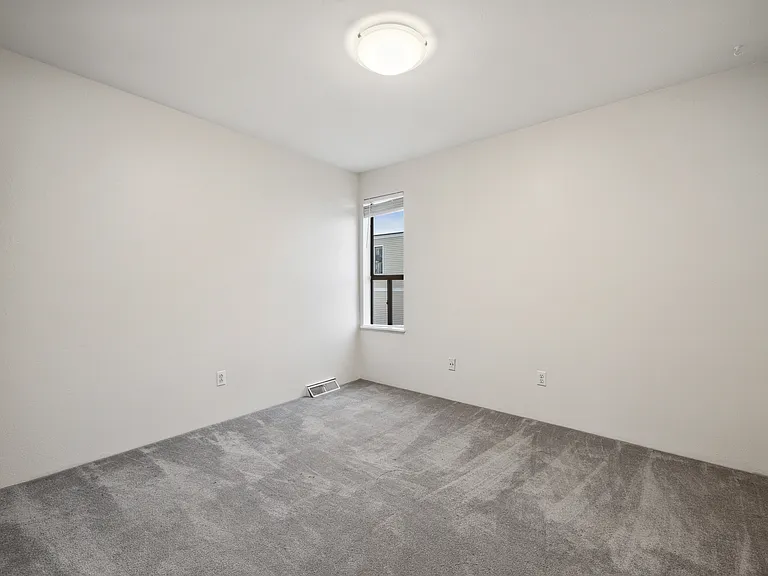 1050 S Monaco Pkwy #84 — Photo 19