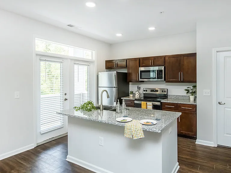 Riverstone Apartments at Long Shoals — Photo 51
