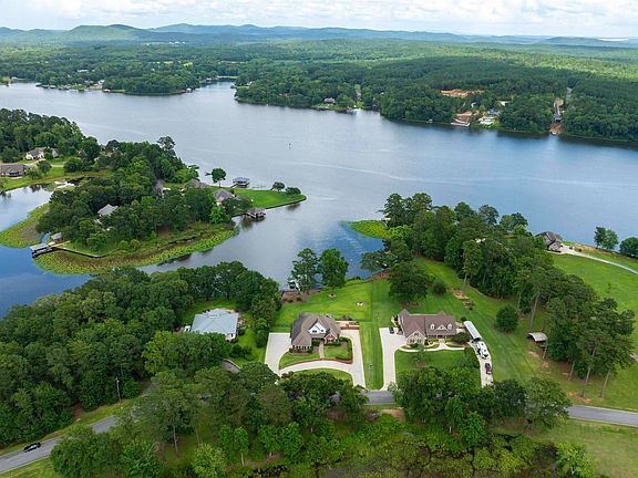 2nd image of 1385 Paradise Cove Ln