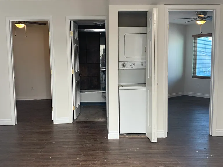 Cascadia Apartments — Photo 27
