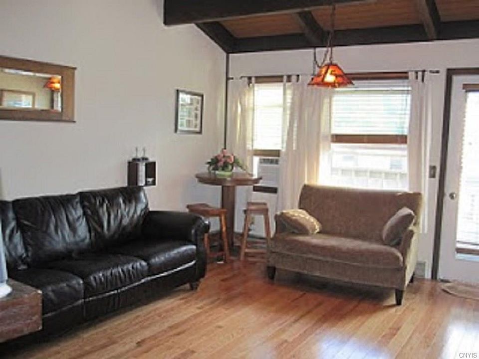 2nd image of 2027 Alpha Cir APT 12D
