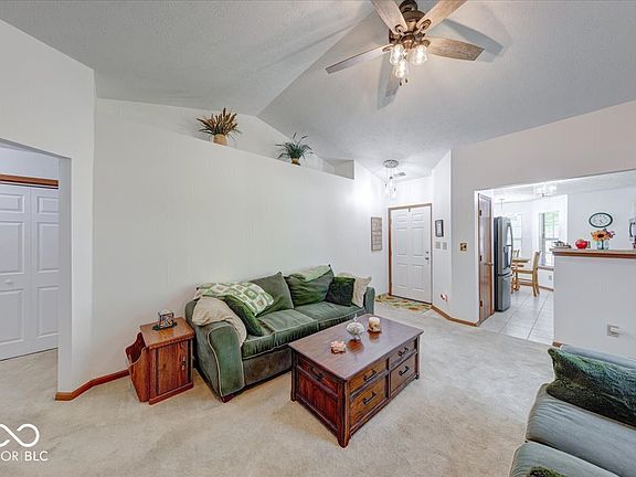 5th image of 5167 Pin Oak Dr