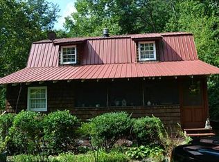 127 Skywood Ln, Cleveland, GA 30528