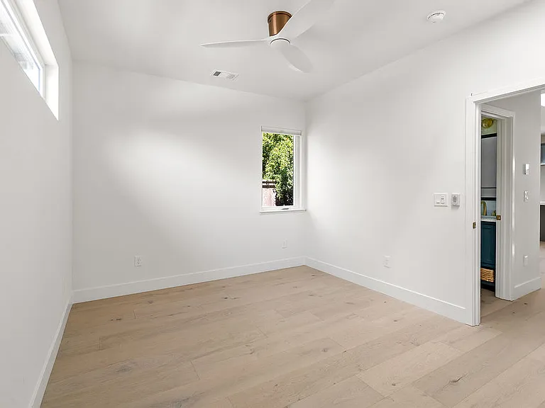 1413 Orange Ln — Photo 11