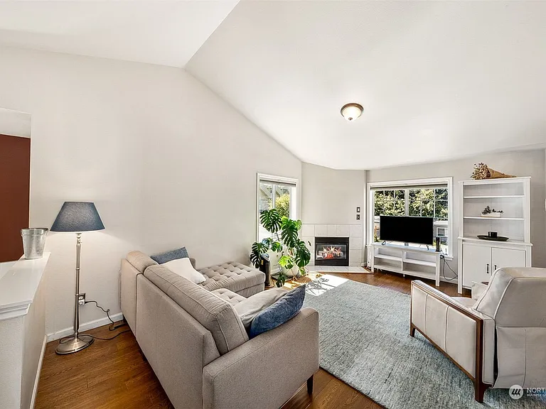 7940 Delridge Way SW — Photo 3