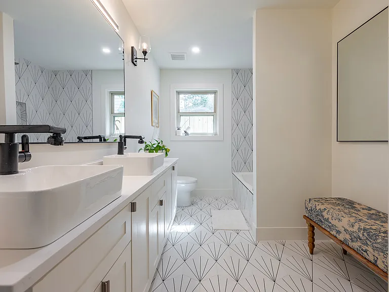 Secondary bath designed for functionality and everyday comfort.
