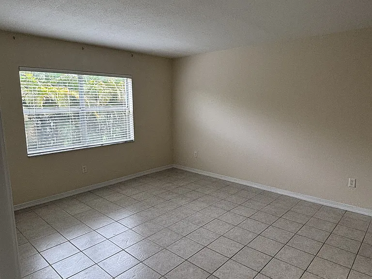 25050 Sandhill Blvd #1A3 — Photo 8