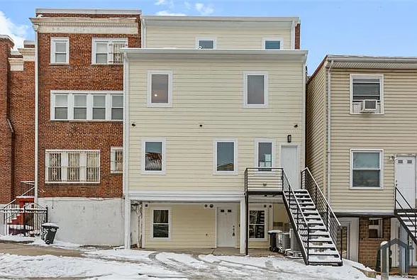 4 bed, $6,000 — Photo 2