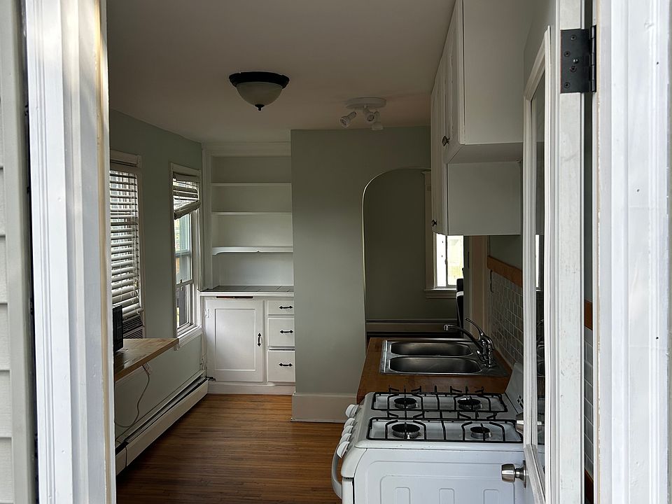 1st image of 2134 California St NE #2