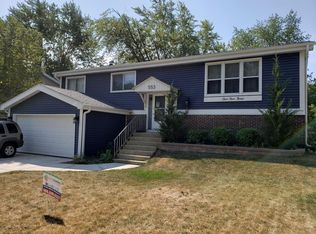 553 Cottonwood Cir, Bolingbrook, IL 60440