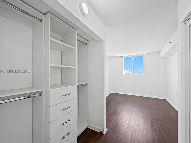 102 SW 6th Ave #605 — Photo 14