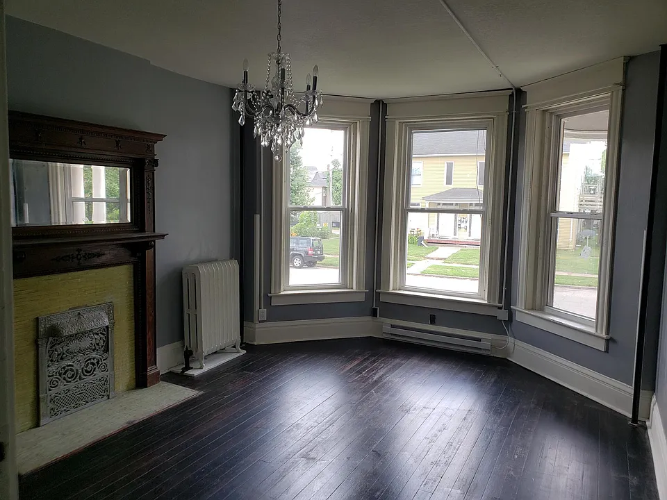 124 W 13th St #1