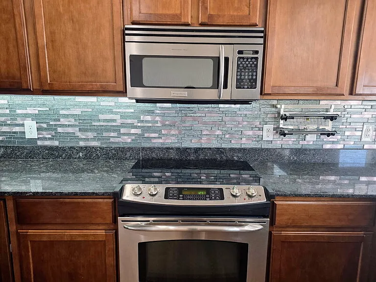 2215 NW Bayberry Ln — Photo 6