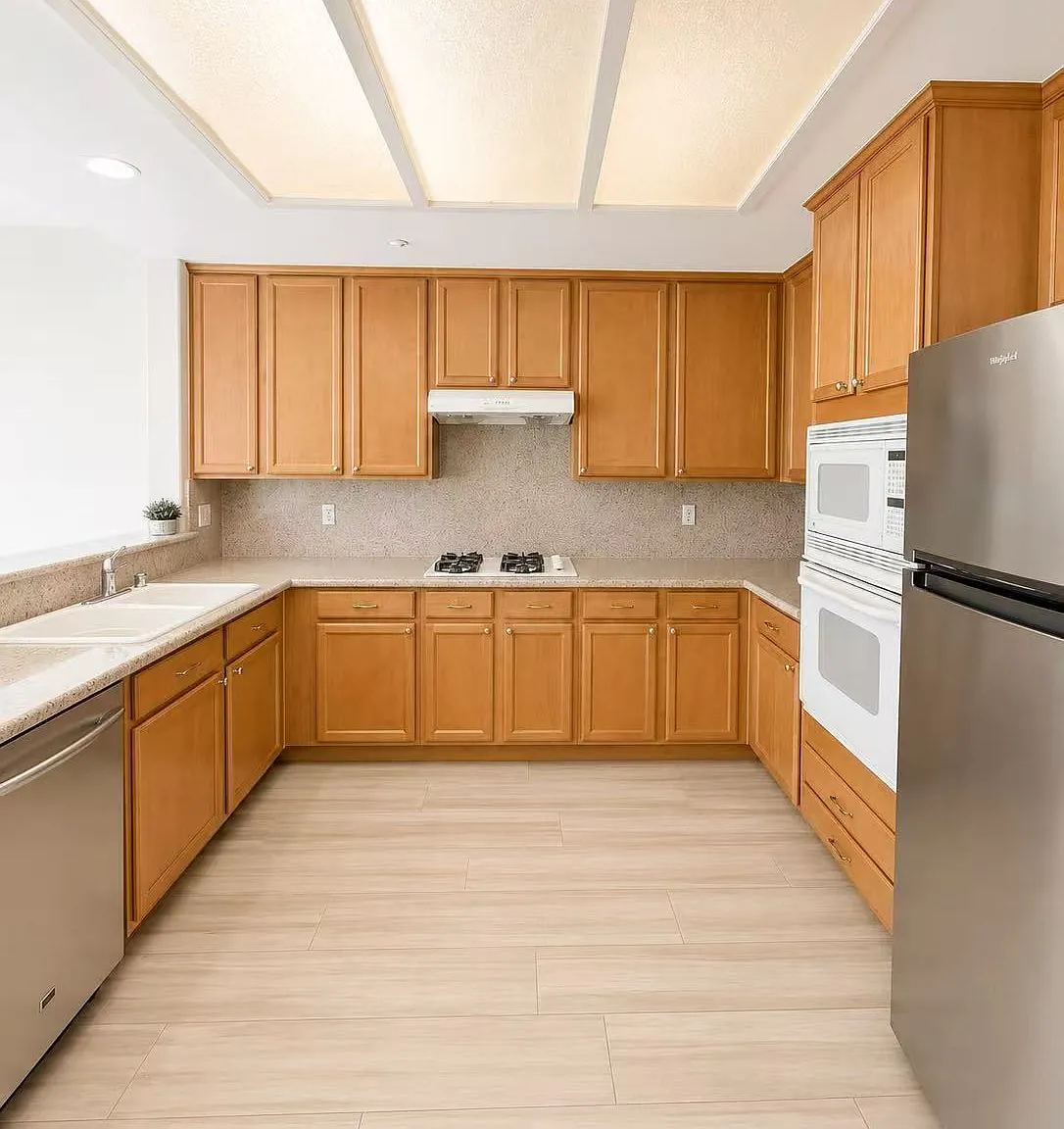 3 bed, 2186 sqft, $4,300 — Photo 3