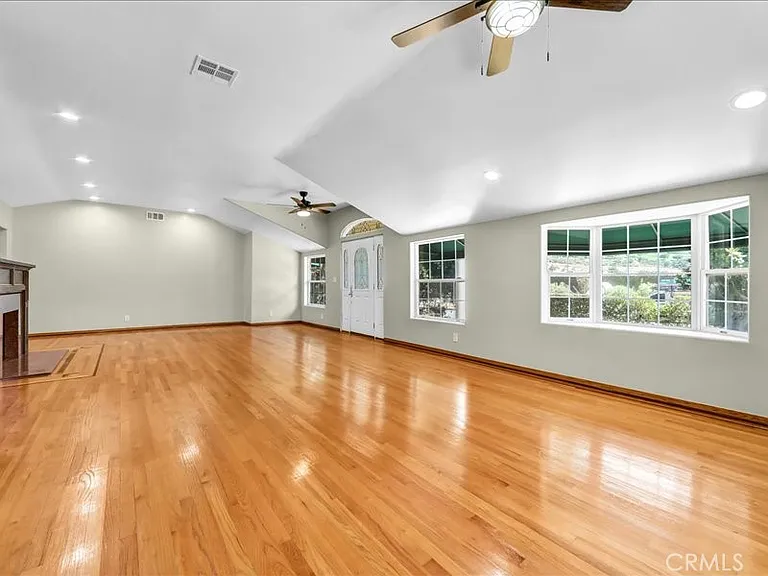 1315 W Valleyheart Dr — Photo 8