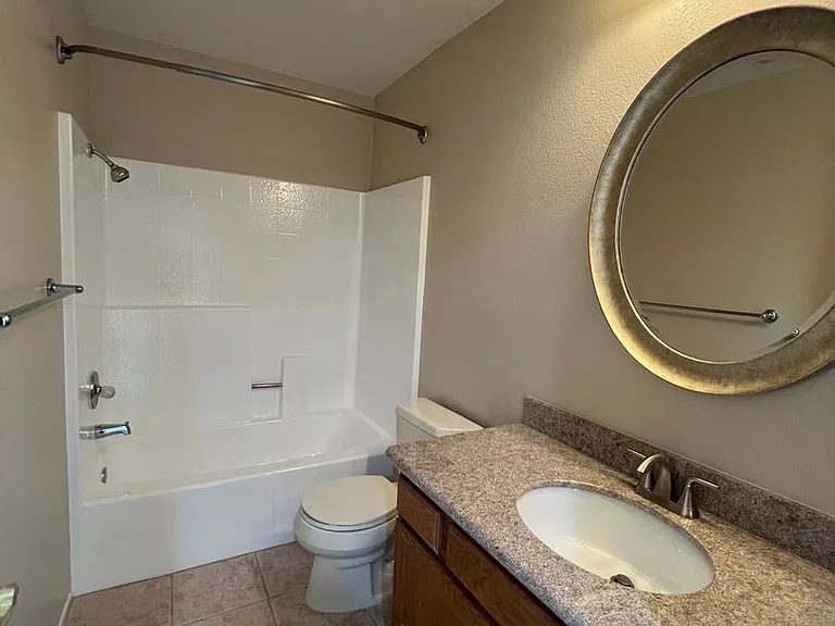 2604 Calle Elegante — Photo 15