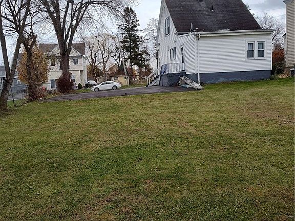 4th image of 540 Niagara St