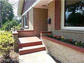 3rd image of 3433 Briarwood Ln