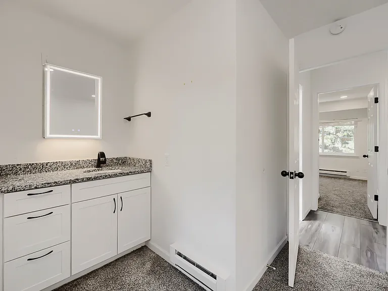 1190 Poplar Ave — Photo 18