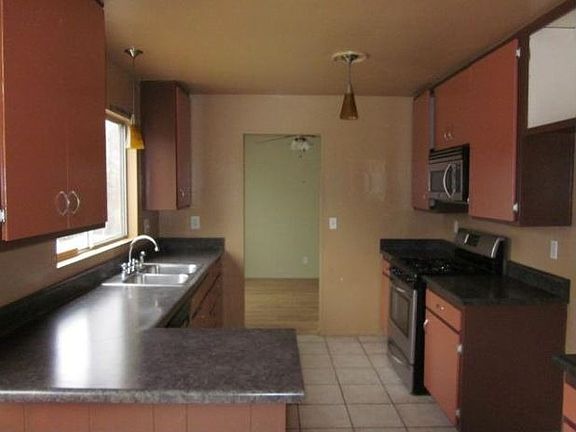 5th image of 1831 Manzanita Ct