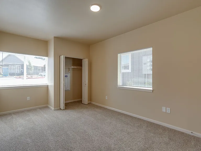 LIBERTY CREST APARTMENTS — Photo 35
