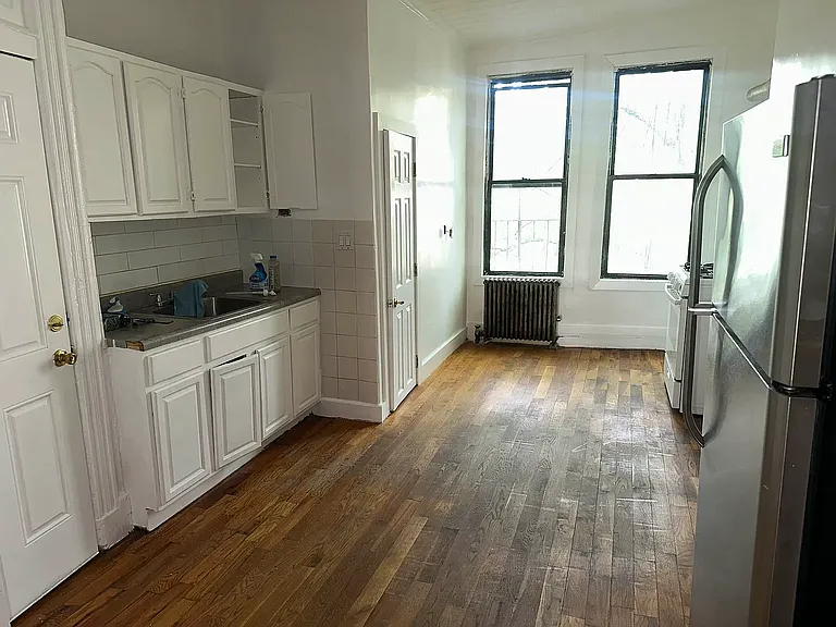 231 Irving Ave #3R — Photo 7