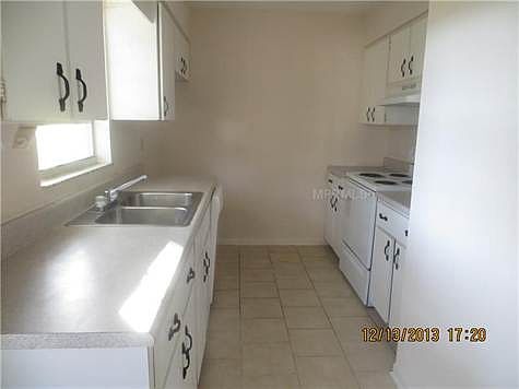 4th image of 11014 Pine St