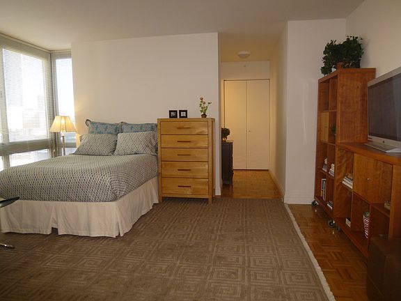 5th image of 1500 Lexington Ave APT 10Q