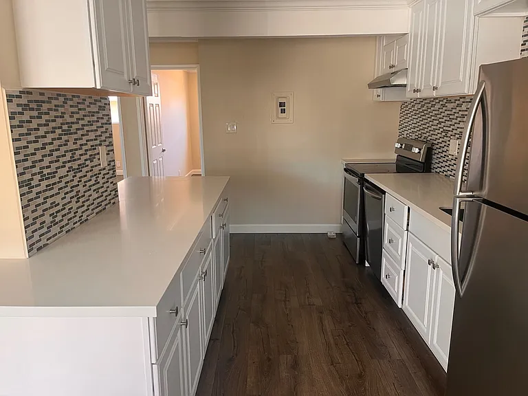 808 Sharmon Palms Ln — Photo 12