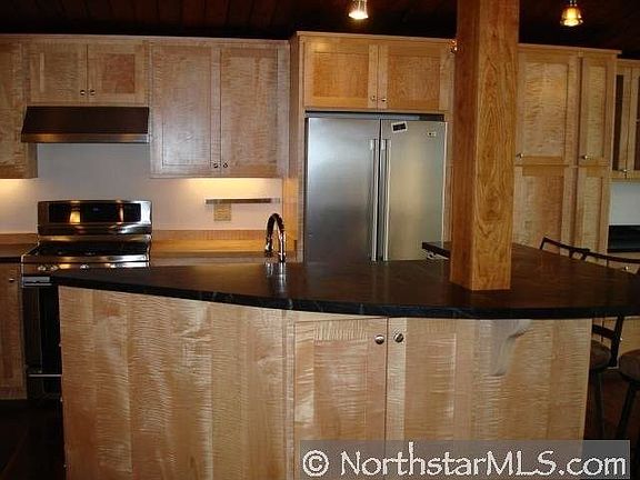 3rd image of 5777 Lake Ave