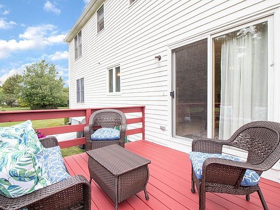 4th image of 11 Erbeck Cir