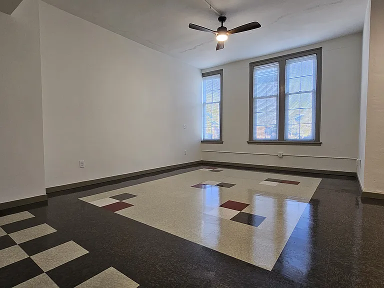 608 Loughborough Ave #22 — Photo 2