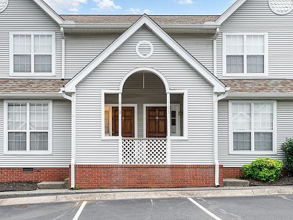 3rd image of 103 Sylvan Glen Ct
