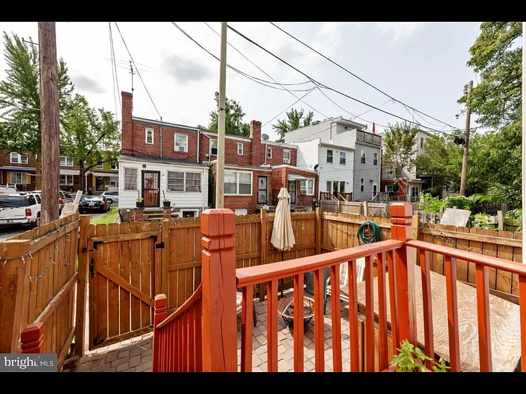 1637 Kramer St NE — Photo 30