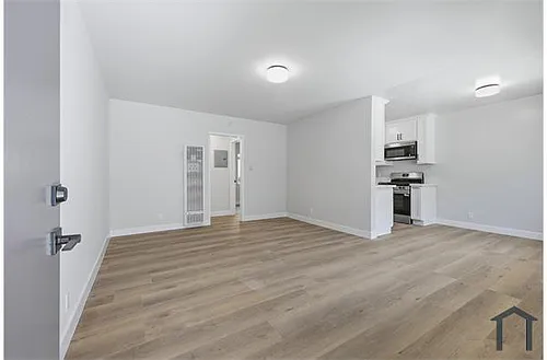 1511 Corinth Ave Photo 1