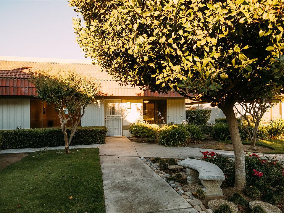 1st image of 4916 N Sequoia Dr #101