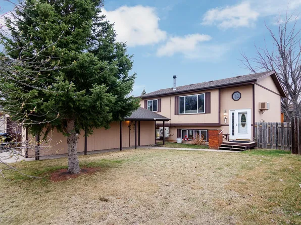 3021 21st St S, Fargo, ND 58103