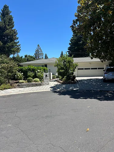 5 Helen Pl Photo 1