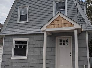 18 Charles Rd, Cape Elizabeth, ME 04107