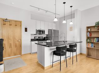 4525 Park Commons Dr UNIT 403, Saint Louis Park, MN 55416