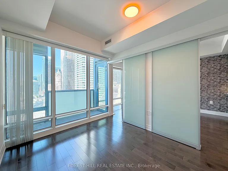 8 The Esplanade #1804 — Photo 13