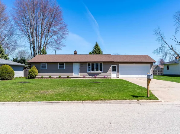 838 Marydale Dr, Green Bay, WI 54313